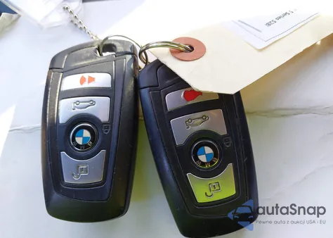 2013 BMW 528I xDrive из США, поврежденный, VIN WBAXH5C5XDD108388